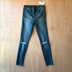 BRAND NEW SKINNY HIGH RISE JEANS